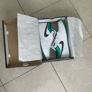 Jordan 1 Low Lucky Green